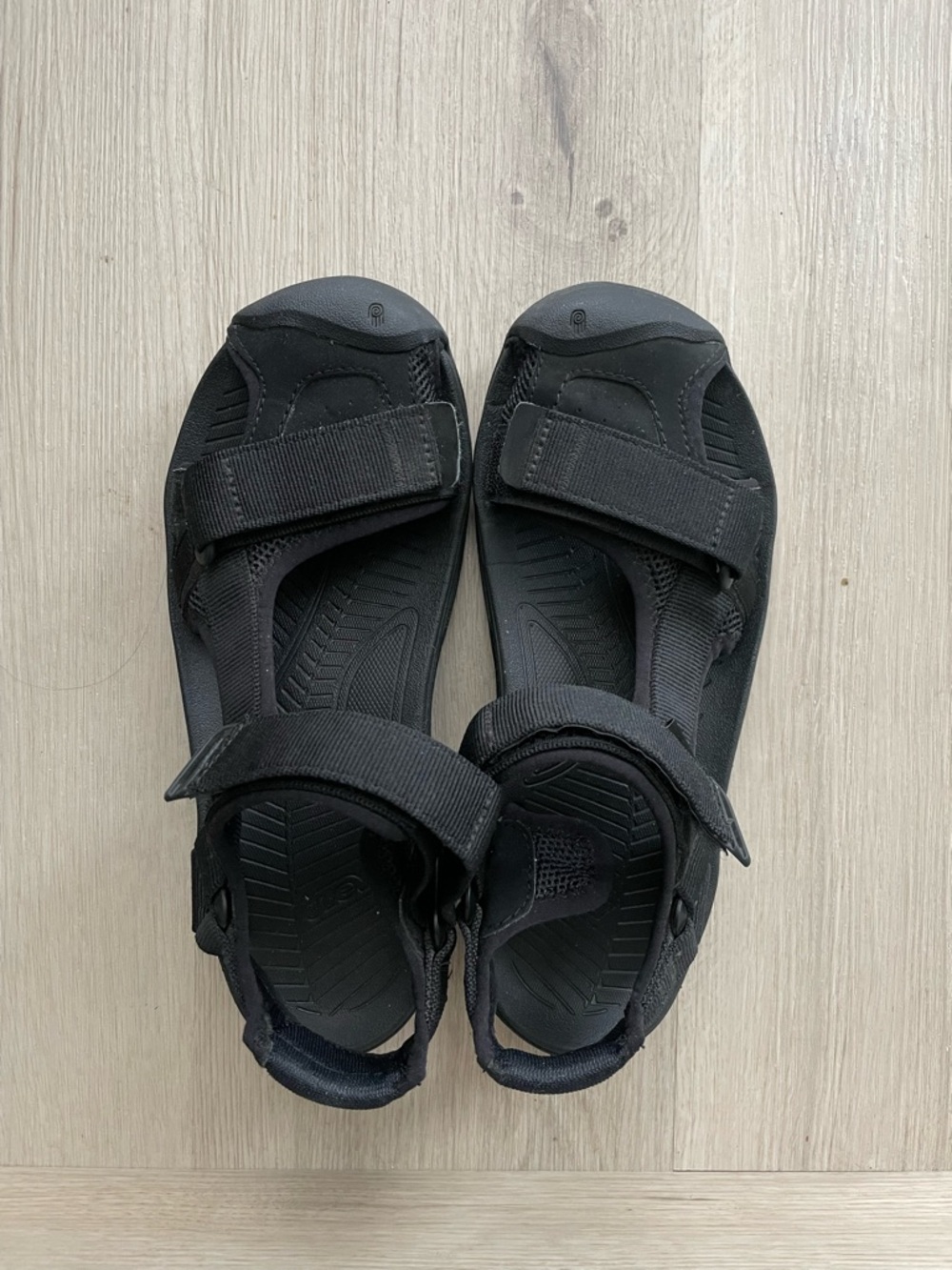 Teva Hurricane Toe Pro 2 Sandals Size 7 in Black - Picture 2 of 9